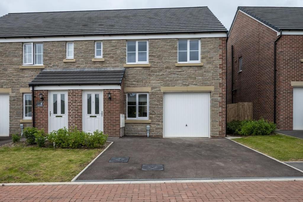 Cosy 3 Bed Near Beaches, Cardiff & Brecon Beacons Coity Exterior photo
